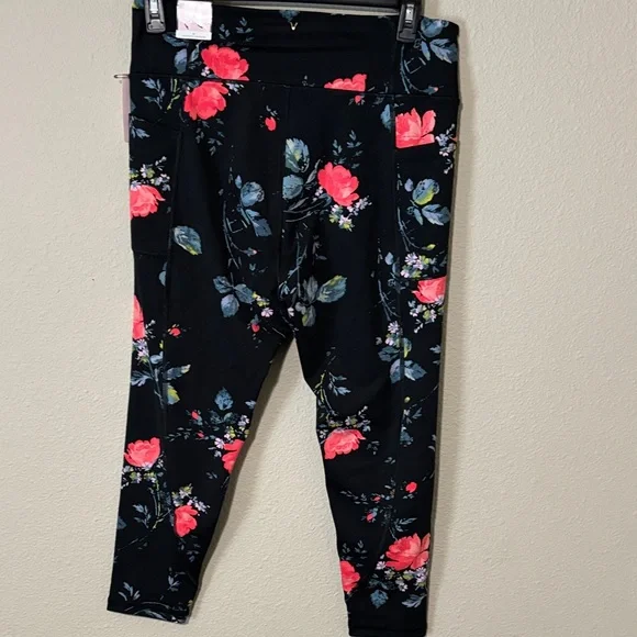 Sz 16 Victoria’s Secret  Black Floral Leggings - Picture 6 of 6